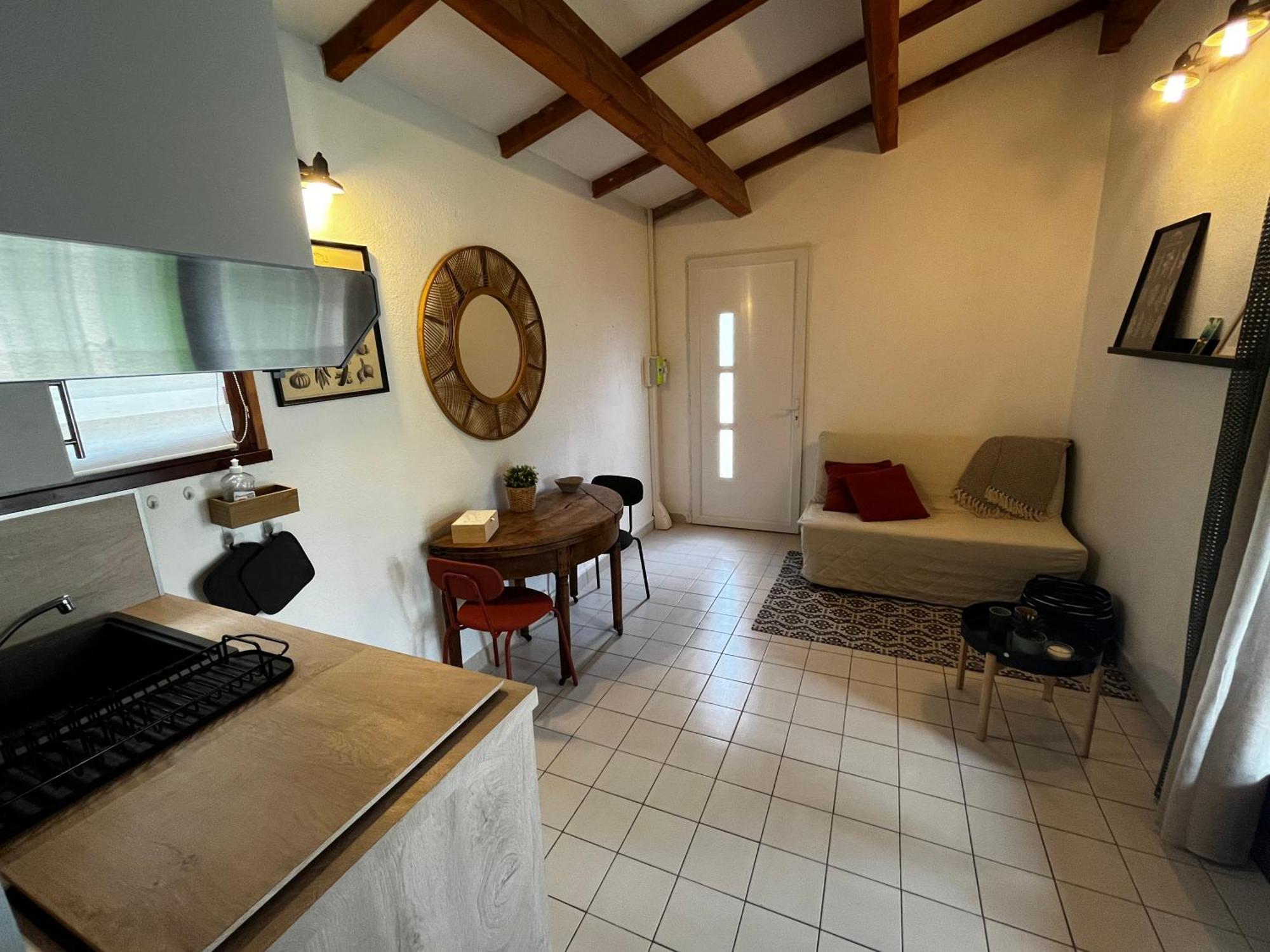 Holiday home Maison De Climatisee 